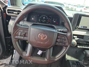 2025 Toyota Tacoma SR Crew Cab Medium Bed - miniatura 10