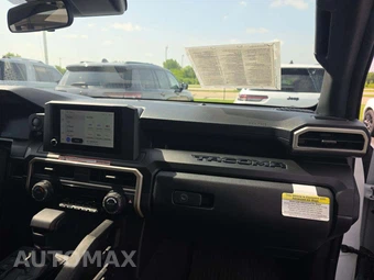 2025 Toyota Tacoma SR Crew Cab Medium Bed - miniatura 16