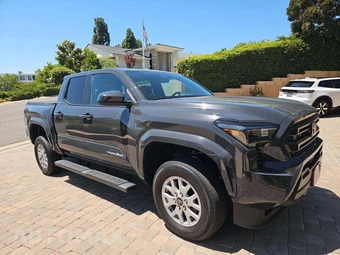2025 Toyota Tacoma SR5 Crew Cab Medium Bed - miniatura 4
