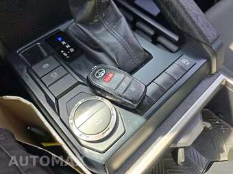 2025 Toyota Tacoma SR5 Crew Cab Medium Bed - miniatura 8