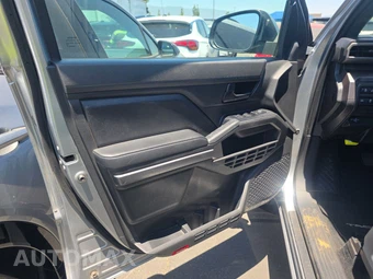 2025 Toyota Tacoma SR5 Crew Cab Medium Bed - miniatura 9