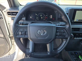 2025 Toyota Tacoma SR5 Crew Cab Medium Bed - miniatura 16