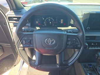 2025 Toyota Tacoma SR5 Crew Cab Medium Bed - miniatura 10
