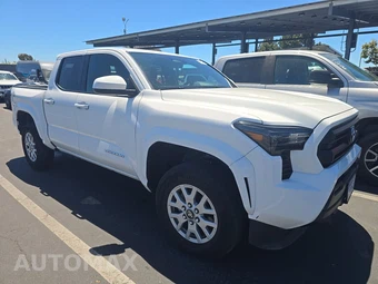 2025 Toyota Tacoma SR5 Crew Cab Medium Bed - miniatura 3