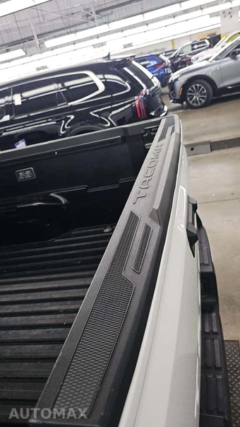 2025 Toyota Tacoma SR5 Crew Cab Medium Bed - miniatura 31