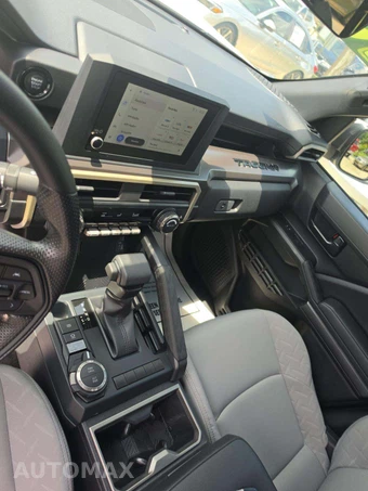 2025 Toyota Tacoma SR5 Crew Cab Medium Bed - miniatura 10