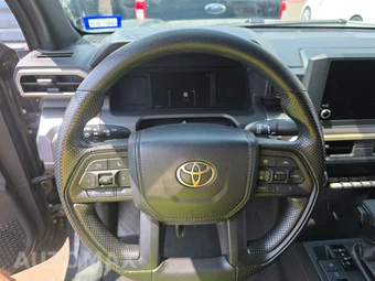 2025 Toyota Tacoma SR5 Crew Cab Medium Bed - miniatura 16