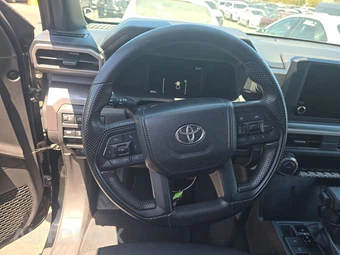 2025 Toyota Tacoma SR5 Crew Cab Medium Bed - miniatura 10