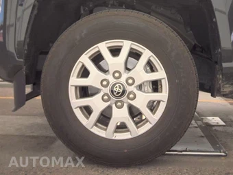 2025 Toyota Tacoma SR5 Crew Cab Medium Bed - miniatura 9