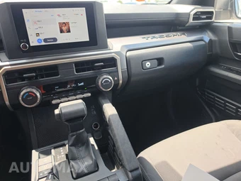 2025 Toyota Tacoma SR5 Crew Cab Medium Bed - miniatura 17