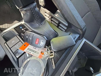 2025 Toyota Tacoma SR5 Crew Cab Medium Bed - miniatura 8