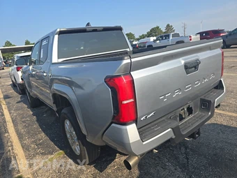 2025 Toyota Tacoma SR5 Crew Cab Medium Bed - miniatura 6