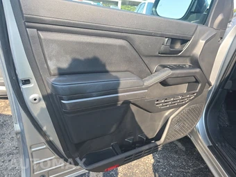 2025 Toyota Tacoma SR5 Crew Cab Medium Bed - miniatura 9