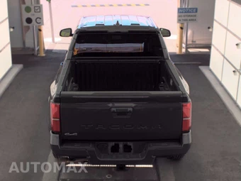 2025 Toyota Tacoma SR5 Crew Cab Medium Bed – miniatura 6