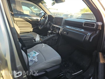 2025 Toyota Tacoma SR5 Crew Cab Medium Bed - miniatura 8
