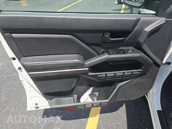 2025 Toyota Tacoma SR5 Crew Cab Medium Bed - miniatura 15