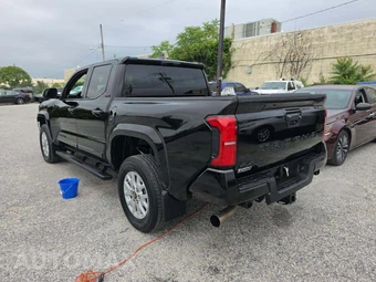 2025 Toyota Tacoma SR5 Crew Cab Medium Bed - miniatura 2