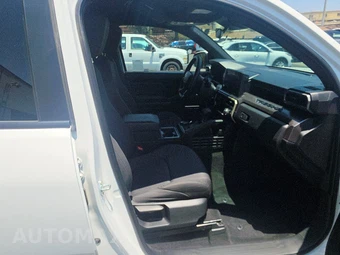 2025 Toyota Tacoma SR5 Crew Cab Medium Bed - miniatura 8