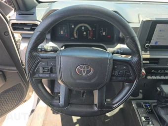 2025 Toyota Tacoma SR5 Crew Cab Medium Bed - miniatura 10