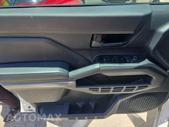 2025 Toyota Tacoma SR5 Crew Cab Medium Bed - miniatura 9