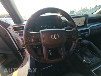2025 Toyota Tacoma SR5 Crew Cab Medium Bed - miniatura 16