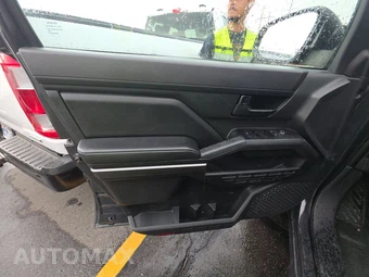 2025 Toyota Tacoma SR5 Crew Cab Medium Bed - miniatura 9