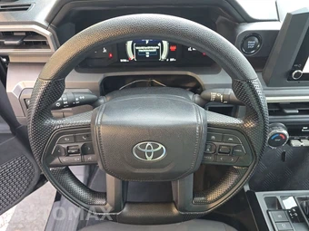 2025 Toyota Tacoma SR5 Crew Cab Medium Bed - miniatura 10