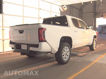 2025 Toyota Tacoma SR5 Crew Cab Medium Bed - miniatura 5