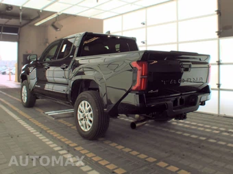 2025 Toyota Tacoma SR5 Crew Cab Medium Bed - miniatura 8