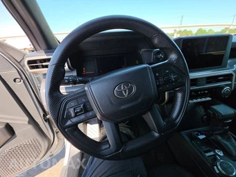 2025 Toyota Tacoma SR5 Crew Cab Medium Bed - miniatura 16