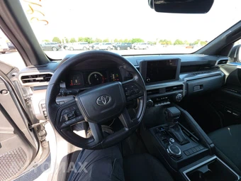 2025 Toyota Tacoma SR5 Crew Cab Medium Bed - miniatura 17