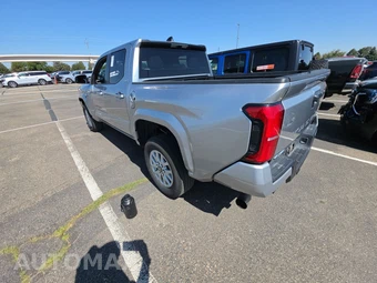 2025 Toyota Tacoma SR5 Crew Cab Medium Bed - miniatura 8
