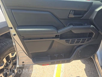 2025 Toyota Tacoma SR5 Crew Cab Medium Bed - miniatura 15
