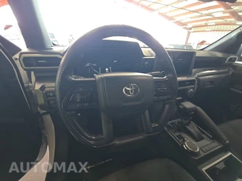 2025 Toyota Tacoma SR5 Crew Cab Medium Bed - miniatura 16