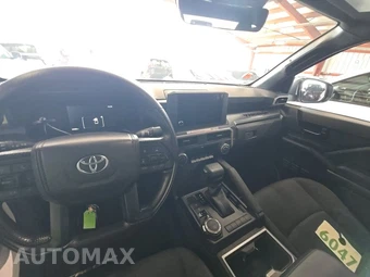 2025 Toyota Tacoma SR5 Crew Cab Medium Bed - miniatura 17