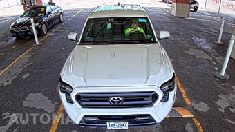 2025 Toyota Tacoma SR5 Crew Cab Medium Bed - miniatura 2