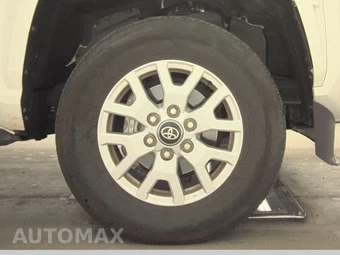2025 Toyota Tacoma SR5 Crew Cab Medium Bed - miniatura 10