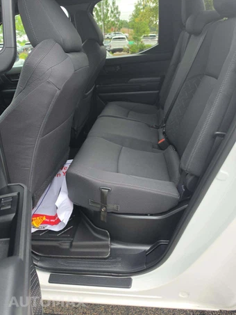 2025 Toyota Tacoma SR5 Crew Cab Medium Bed - miniatura 10