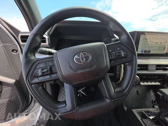 2025 Toyota Tacoma SR5 Crew Cab Medium Bed - miniatura 10