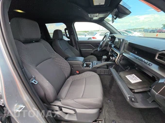 2025 Toyota Tacoma SR5 Crew Cab Medium Bed - miniatura 8