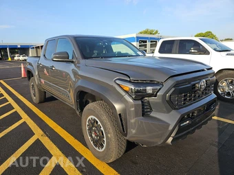 2025 Toyota Tacoma TRD Off-Road Crew Cab Medium Bed - miniatura 3
