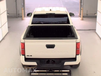 2025 Toyota Tacoma TRD Off-Road Crew Cab Medium Bed - miniatura 5