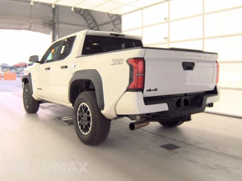 2025 Toyota Tacoma TRD Off-Road Crew Cab Medium Bed - miniatura 6