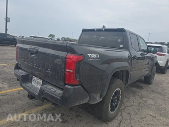 2025 Toyota Tacoma TRD Off-Road Crew Cab Medium Bed - miniatura 4