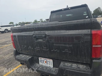 2025 Toyota Tacoma TRD Off-Road Crew Cab Medium Bed - miniatura 5