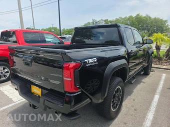 2025 Toyota Tacoma TRD Off-Road Crew Cab Medium Bed - miniatura 3