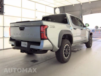 2025 Toyota Tacoma TRD Off-Road Crew Cab Medium Bed - miniatura 4