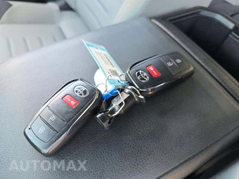2025 Toyota Tacoma TRD Off-Road Crew Cab Medium Bed - miniatura 8