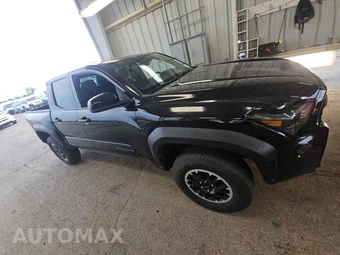 2025 Toyota Tacoma TRD Off-Road Crew Cab Medium Bed - miniatura 3