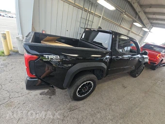 2025 Toyota Tacoma TRD Off-Road Crew Cab Medium Bed - miniatura 4